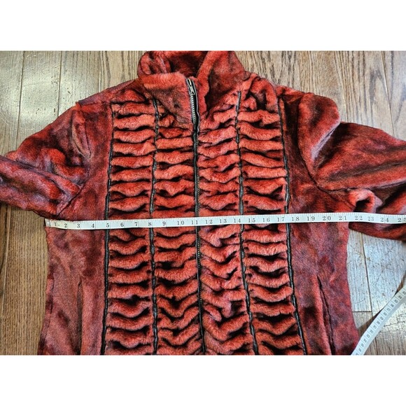 1 Madison Women's Faux Fur Coat Size Large Red Jacket - Picture 6 of 12